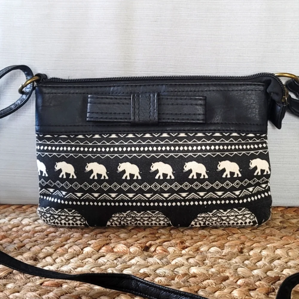 Purse - Picture 1 of 7